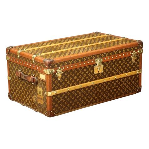 are louis vuitton trunks made of wood